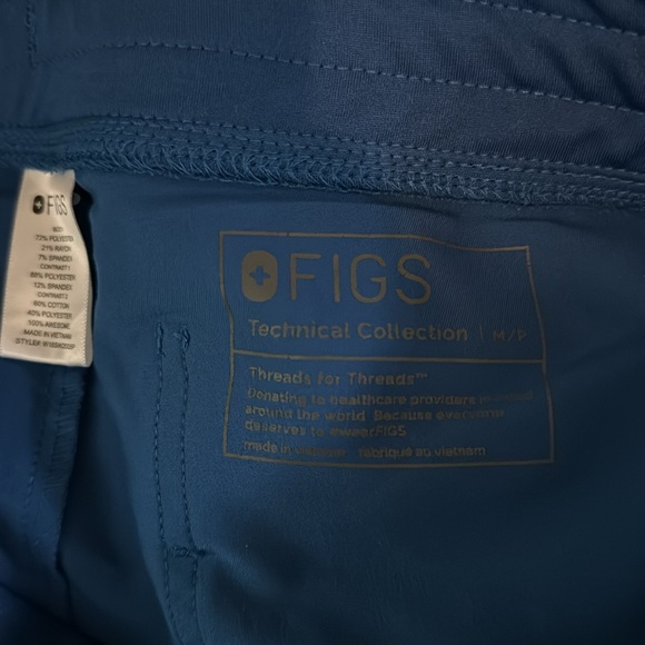 Women’s Figs royal blue scrub set - Picture 3 of 3